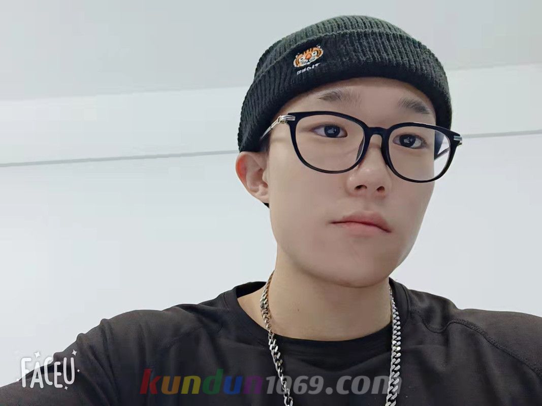 [CN SOLO] PBJ60 專訪調教直男 金天 (219 Clips + 44 Pics)