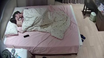 [CN] CSC-0001 眼镜男和女友酒店开房大战
