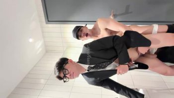 [OF] SEVEN x SNACK – THE WRONG TOILET