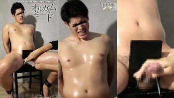 OAV944 ゴツい太股のガッチリ筋肉で優しい笑顔のアメフト男前・稔(みのる)くん23歳が男の手コキ責めに快感寸止めを味わう!!亀頭を責められると雄声上げて悶絶絶頂!!